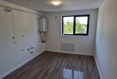 Apartament cu 3 camere în Calea București