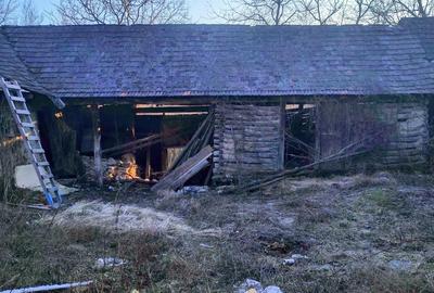 Casă cu 2 camere cu Teren 1600 Mp în Slatina-Nera - 6