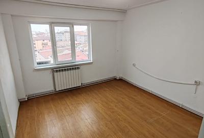 Apartament cu 2 camere decomandat în Casa de Cultură - 4