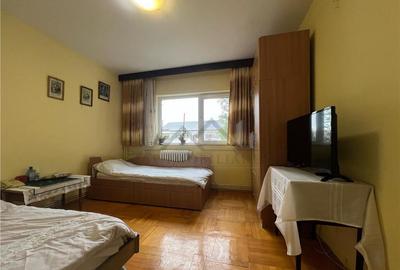 Apartament cu 3 camere decomandat în Cug