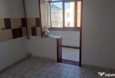Apartament cu 3 camere decomandat în Central - 10