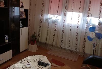 Apartament cu 3 camere semidecomandat în Central - 3