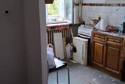 Proprietar Drumul Taberei 2 camere decomandate, 4 4, Valea Oltului 8,in spate este Lidl, liber - 2