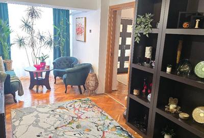 Vand apartament 3 cam. Deva, etaj 1, bloc din anul 2000, 157 mp, BOXA - 4