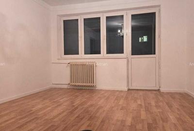Apartament cu 3 camere semidecomandat în Tudor Vladimirescu - 1
