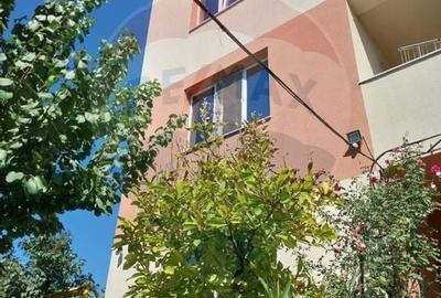 Casa / Vila cu 9 camere de vanzare in zona 1 Mai - 7