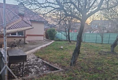 Casă cu 4 camere semidecomandat în Central - 2