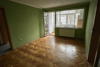 Apartament cu 3 camere semidecomandat în Central - 4