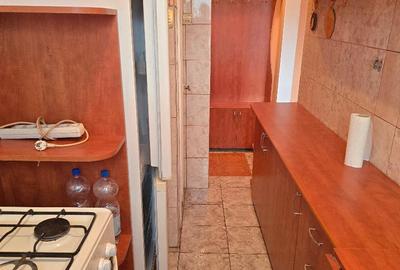 Vand apartament cu 2 camere in Deva, Sala Sporturilor in P-uri, et 3 - 5