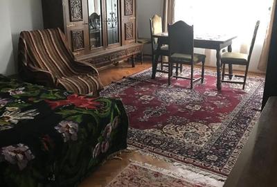 Casă cu 6 camere cu Teren 2559 Mp în Peștișani - 2