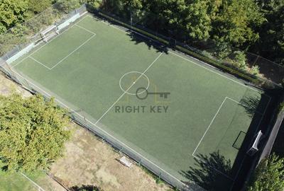 Baza sportiva complet functionala - Drumul Bercenarului, Sector 4 - 11