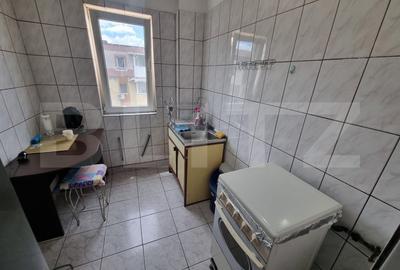 Apartament de vanzare, cu 2 camere semidecomandat, 38 mp, zona Craiovita noua - 5