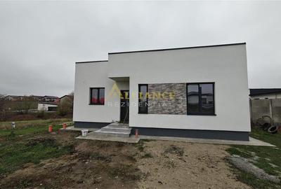 Casa individuala - 3 camere - 2 bai - 378 mp teren - 2