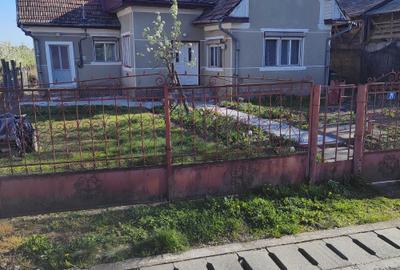 Casă cu 2 camere în Central