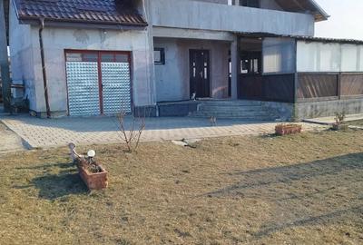 Vand casa plan parter plus mansarda - 1