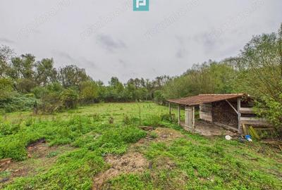 Teren 977 mp cu funda?ie ?i pivni?a finalizata - 2