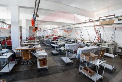 Spațiu comercial, de 1,460 mp, în Central - 8