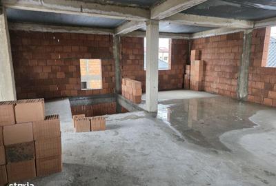 Casă cu 4 camere cu Teren 900 Mp în Central - 13