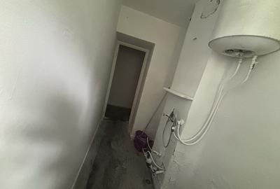 Apartament cu 3 camere semidecomandat în Central - 1