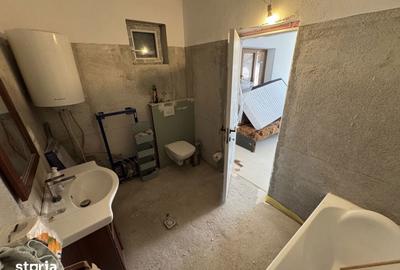 Casă cu 3 camere cu Teren 1200 Mp în Central