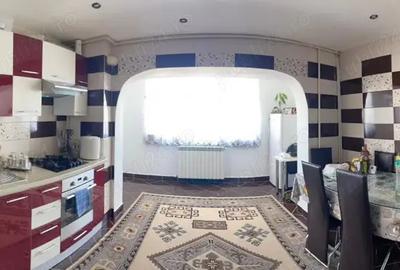 Apartament de vanzare 3 camere Piata Neam? zona 1 mai - 3
