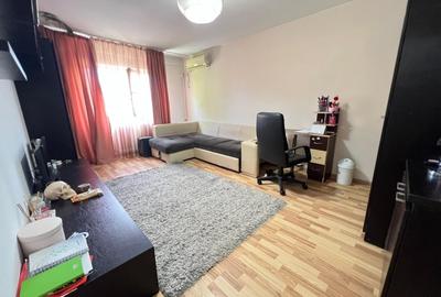 Apartament 1 camera decomandat Podul de Fier -Targu Cucu
