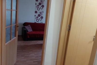 Garsonieră decomandată în Titan - 2