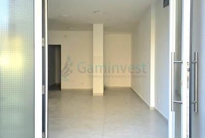 Spațiu comercial, de 55 mp, în Central - 4