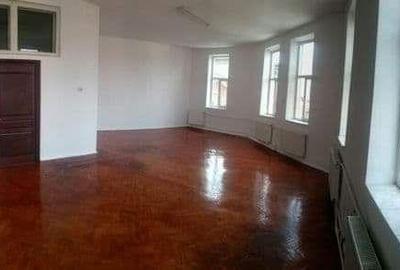 Casă cu 12 camere cu Teren 629 Mp în Tineretului - 9