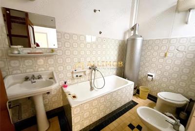 Casă cu 4 camere cu Teren 274 Mp în Central