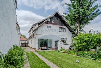 Casa / Vila cu 7 camere de vanzare in zona Bunloc - 2