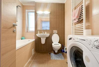 Apartament cu 2 camere decomandat, mobilat în Tractorul