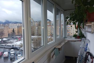 Apartament cu 2 camere decomandat în Florilor - 1