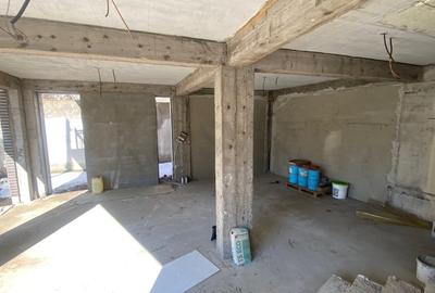 Casă individuală cu 11 camere cu Canalizare în Vitan - 4