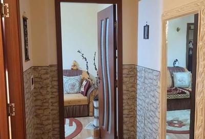 Apartament cu 3 camere nedecomandat în 9 Mai - 4
