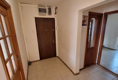 VAND SAU SCHIMB * APARTAMENT 3 CAMERE * INEL 2 * ETAJ 2 * - 3