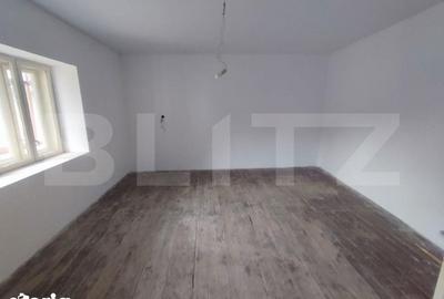 Casă cu 2 camere cu Teren 200 Mp în Central - 1