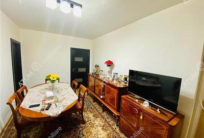 Apartament de 3 camere cu 2 bai si balcon in zona Brana/Unimat - 9