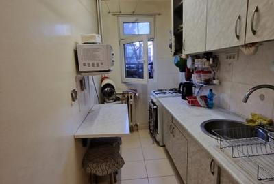 Bd. Timisoara - Frigocom 2 camere semidecomandate et. 4/10, cu balcon - 4