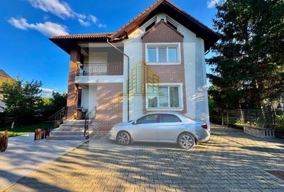 Casă individuală cu 8 camere cu Teren 1000 Mp în Bucium - 3