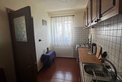 Apartament cu 3 camere decomandat în Giurgiului - 2