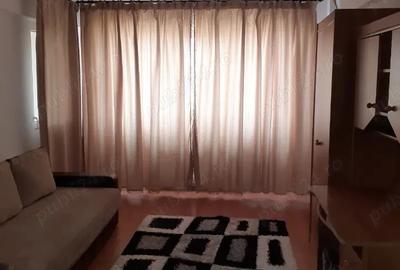 Vand apartament cu 3 camere, decomandat,cartier 1 Mai - 2