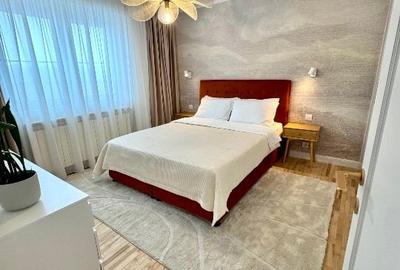 Apartament cu 3 camere semidecomandat, mobilat în 13 Septembrie - 13