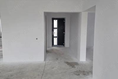 Casă cu 3 camere cu Teren 480 Mp în Agigea - 2