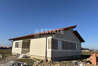 Casă individuală cu 4 camere cu Canalizare în Moșnița Nouă - 2
