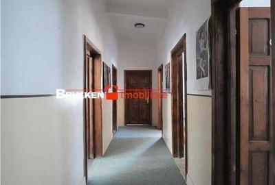 Spațiu comercial, de 1,500 mp, în Vașcău - 1