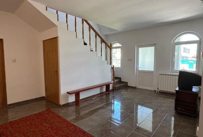 Vila cu curte generoasă Lazu - 4