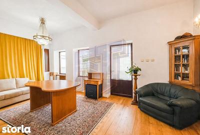 Apartament cu 3 camere, mobilat în Tei