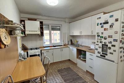 Apartament cu 3 camere decomandat în Central - 2