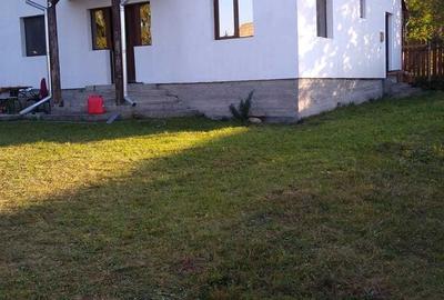 Casă cu 4 camere în Central - 1